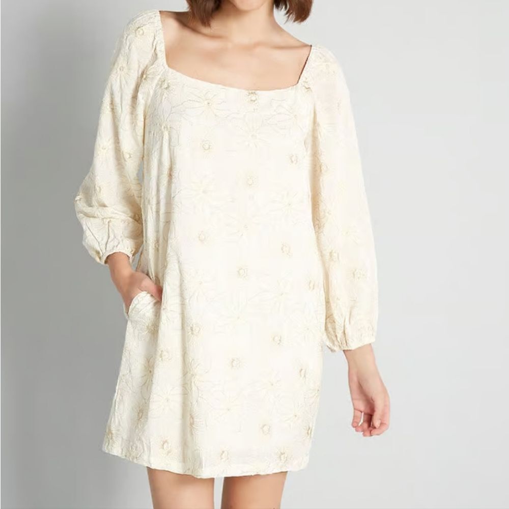 NWT TRAFFIC PEOPLE White mini dress w/embroidery, Size M, Vintage, Cotton